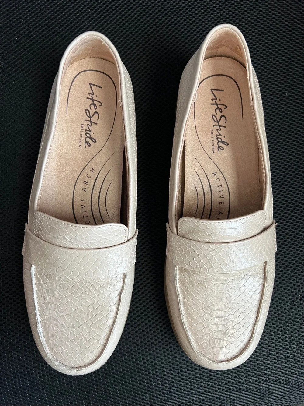 Life Stride Women's Light Beige Textured Penny Loafers 7.5 W